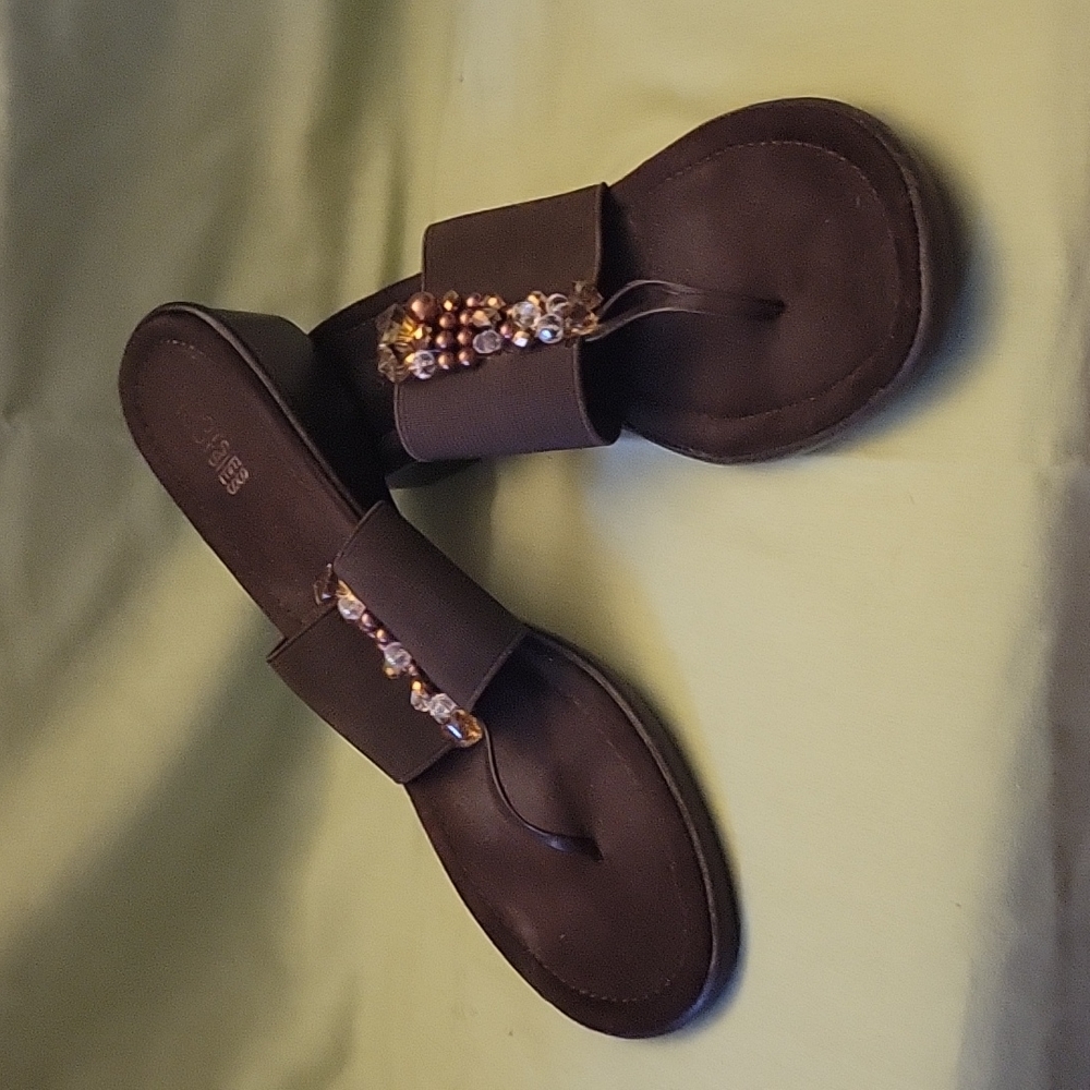 Mootsies Tootsies brown wedge sandal with beads